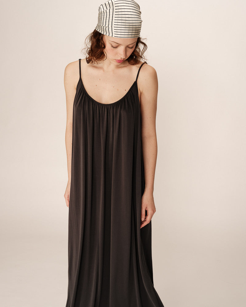 Robe longue pivoine