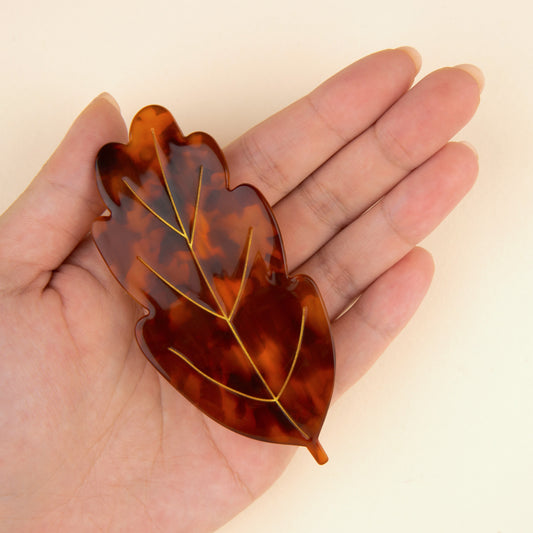 Barrette XL Feuille Coucou Suzette porté