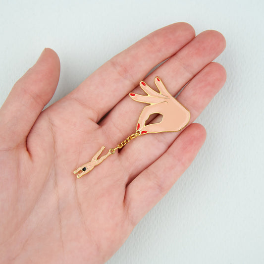 Pin's Petite Chose Coucou Suzette - vue 2