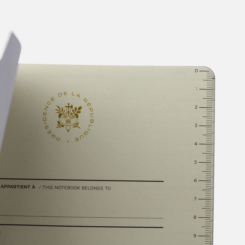 Page d’identification avec dorure du carnet Élysée Cocorico