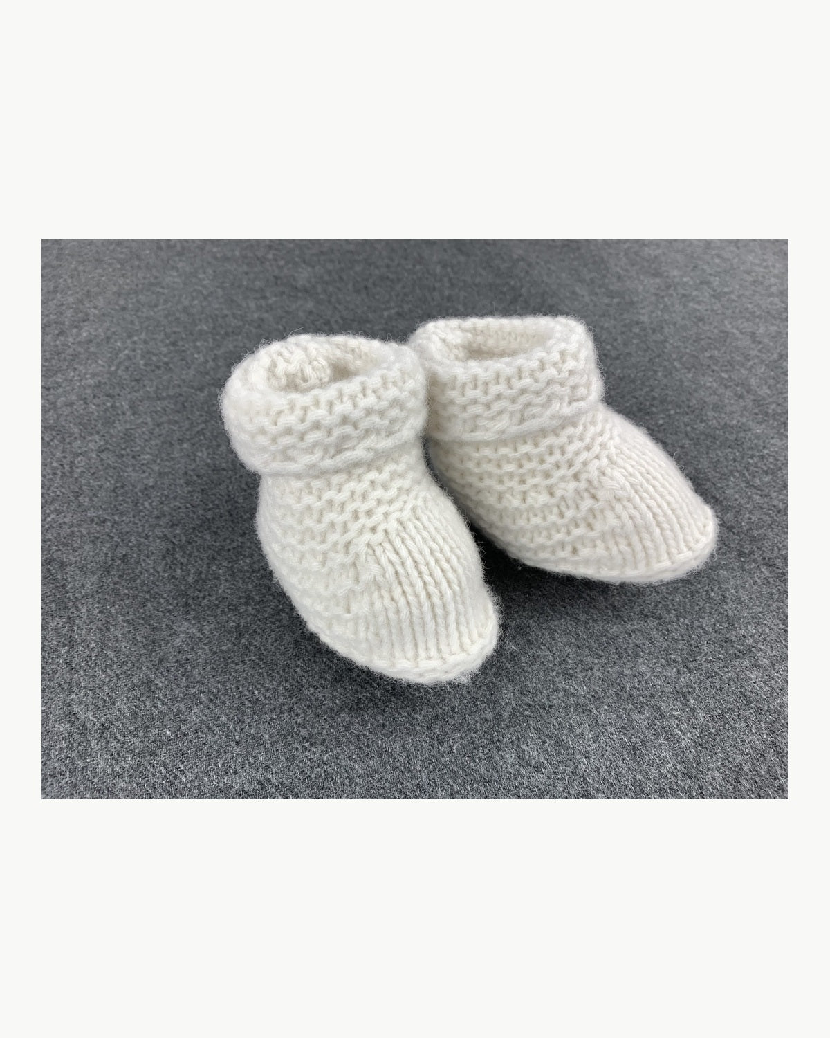 Chaussons bébé en mérinos et cachemire naturel Yoko – vue de détail
