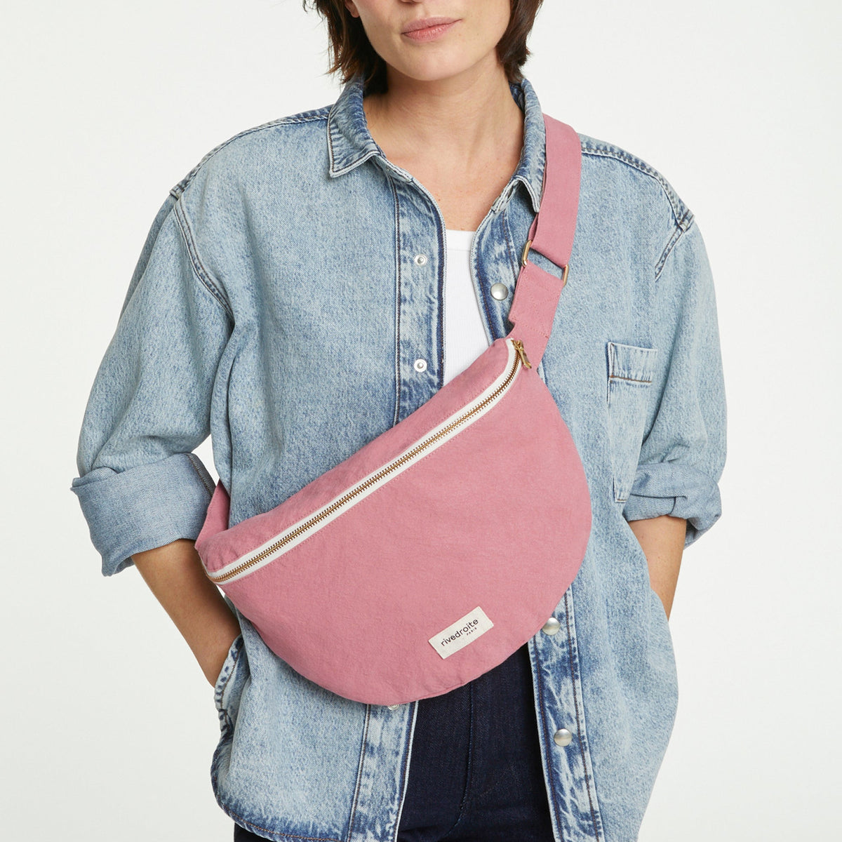 Sac banane Custine XL bois de rose Rive Droite porté
