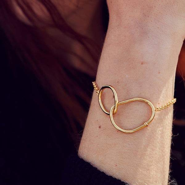 Bracelet Victoire doré BDM Studio porté, vue complémentaire
