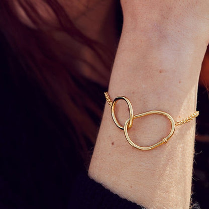 Bracelet Victoire doré BDM Studio porté, vue complémentaire