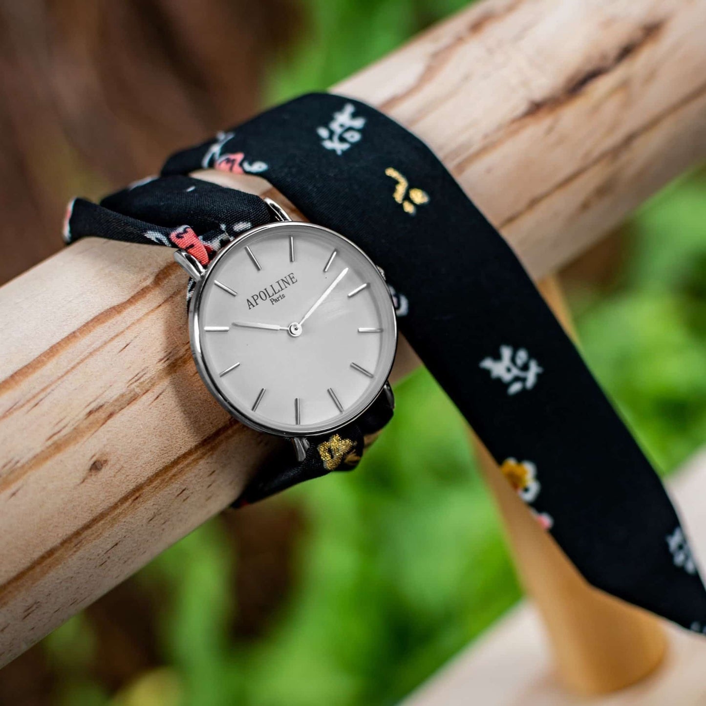 Montre à bracelet interchangeable argentée (plusieurs motifs)