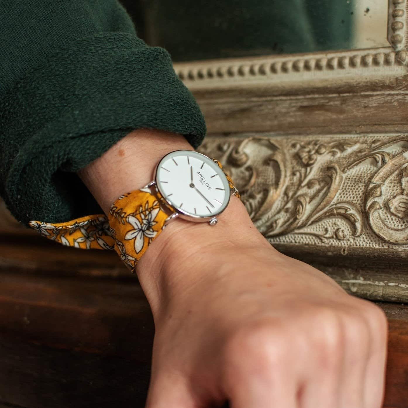 Montre à bracelet interchangeable argentée (plusieurs motifs)