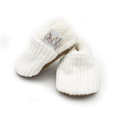 Chaussons bébé en velours (au choix) – Rien Que Des Bêtises