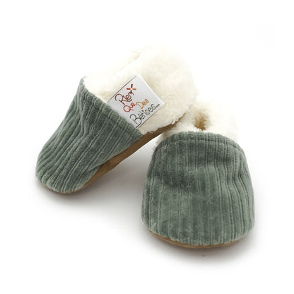Chaussons bébé en velours (au choix) – Rien Que Des Bêtises
