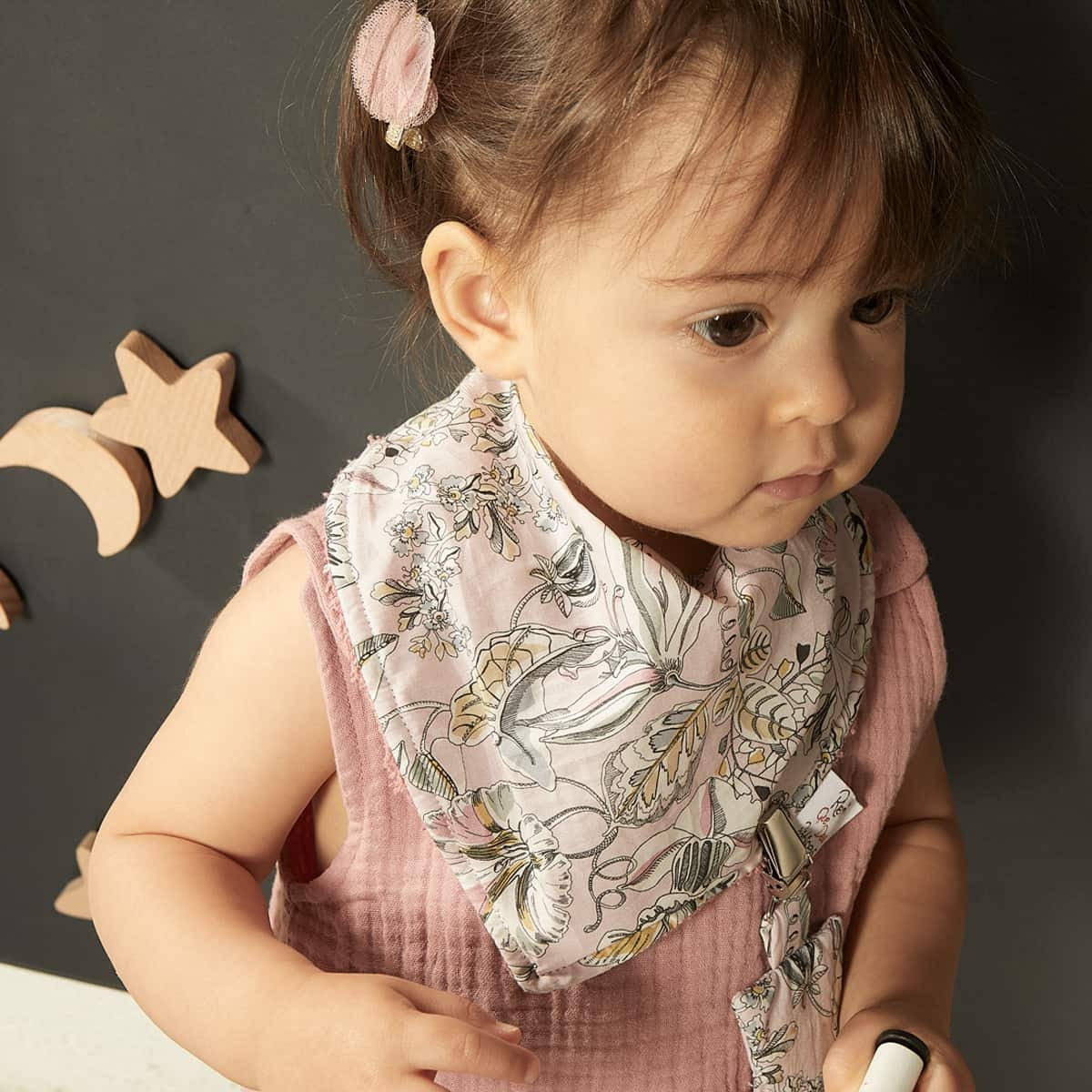 Bavoir bandana à motifs (au choix)