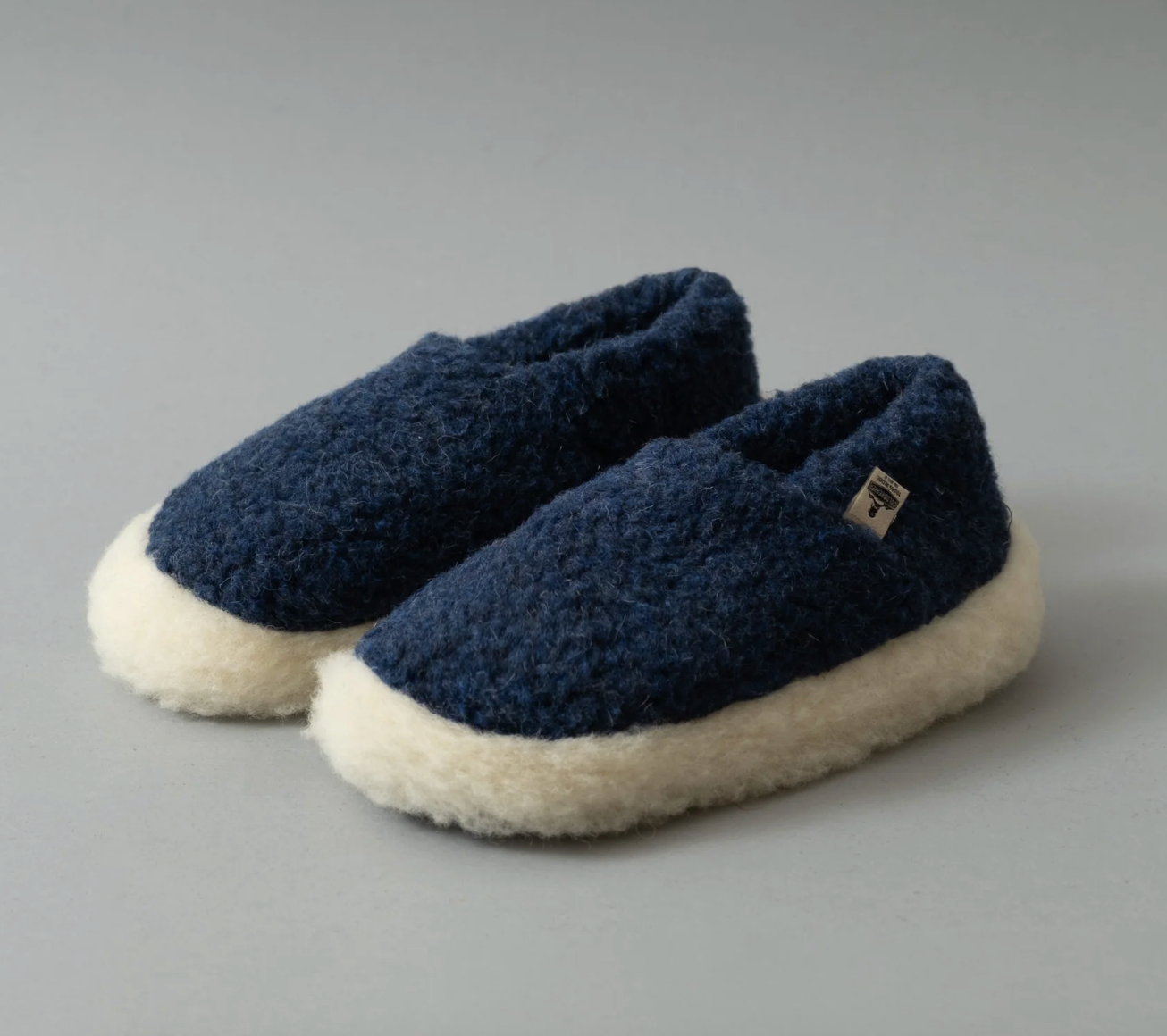 Chaussons en laine bleu foncé