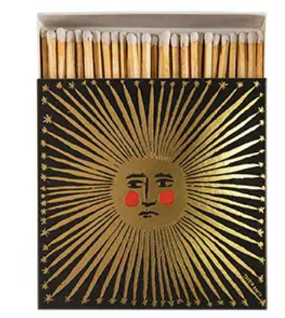 Boîte d’allumettes Sun Ray noire avec soleil doré Archivist Gallery – vue existante 1