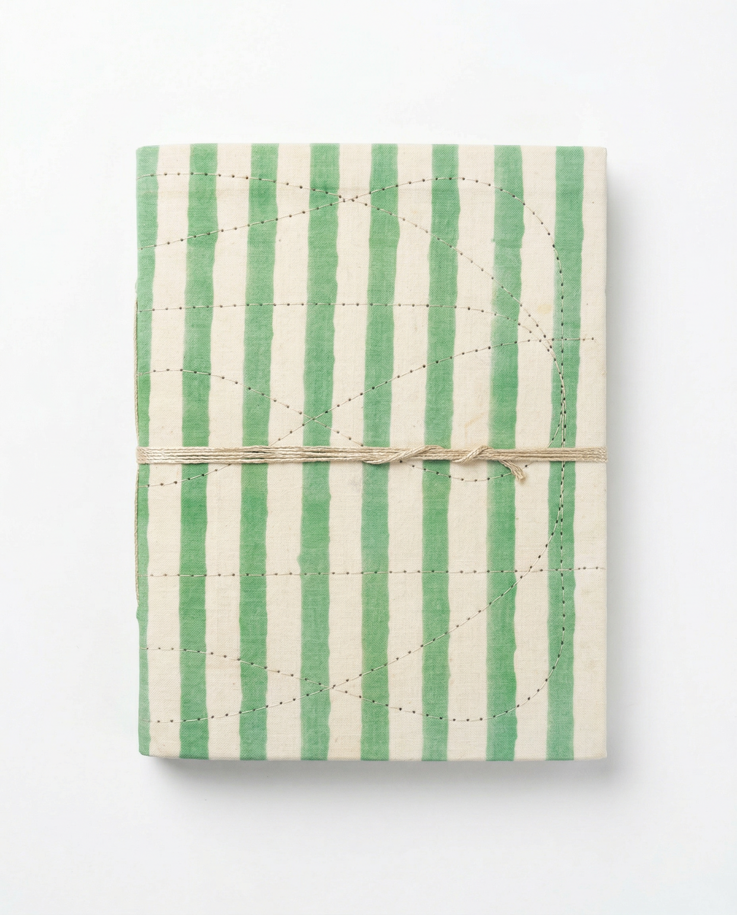 Carnet A5 Indira motif rayures vert menthe Stripe Mint- carnet rigide block print fermé par un lien en coton  - Mamamushi Studio