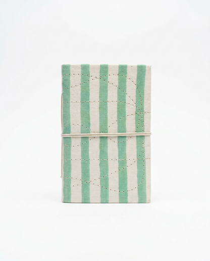Carnet A6 Indira motif rayures vert menthe Stripe Mint- carnet rigide block print fermé par un lien en coton  - Mamamushi Studio