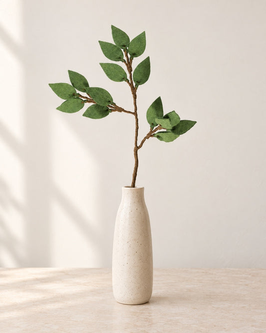 Branche Green Leaf Aveva en laine dans un vase