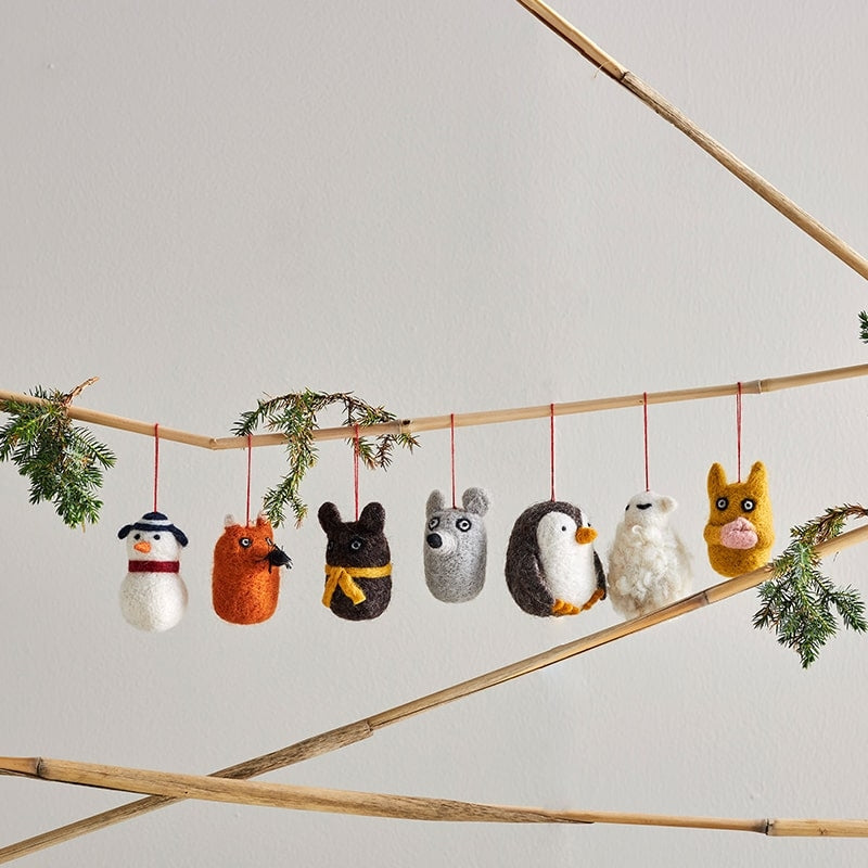 Chat Aveva en laine, avec d’autres animaux décoratifs