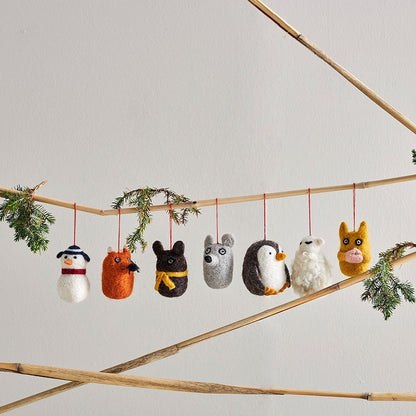 Chat Aveva en laine, avec d’autres animaux décoratifs