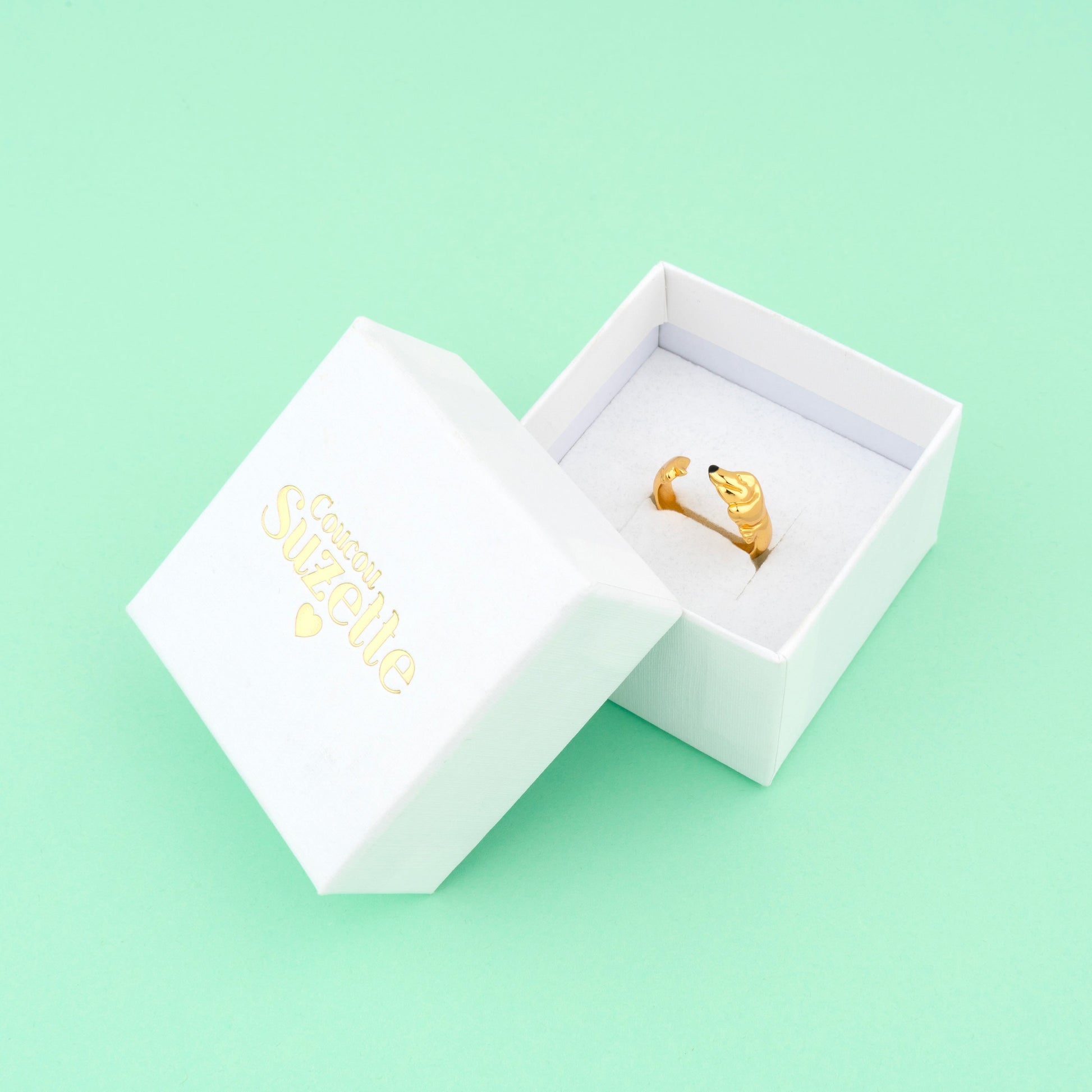 Détail de la Bague Teckel Coucou Suzette
