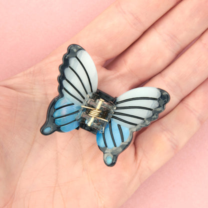 Mini pince à cheveux Papillon bleu Coucou Suzette portée