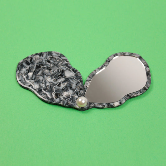 Miroir Huître Coucou Suzette format en main