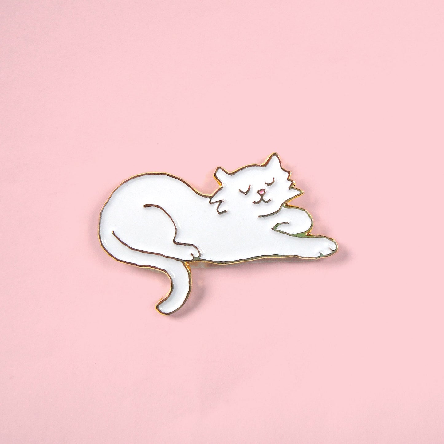 Pin's Chat pacha Coucou Suzette en émail
