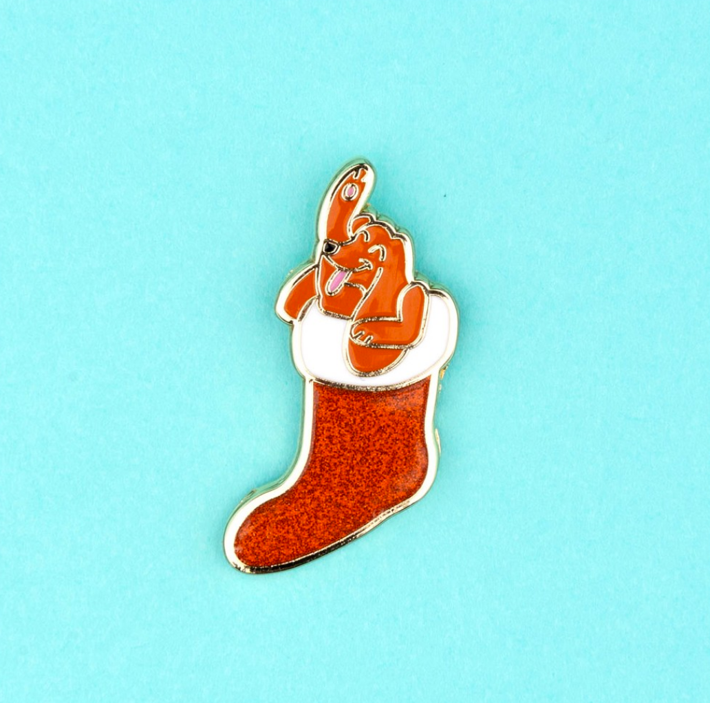 Pin's de Noël Coucou Suzette - Teckel chaussette Noël packshot