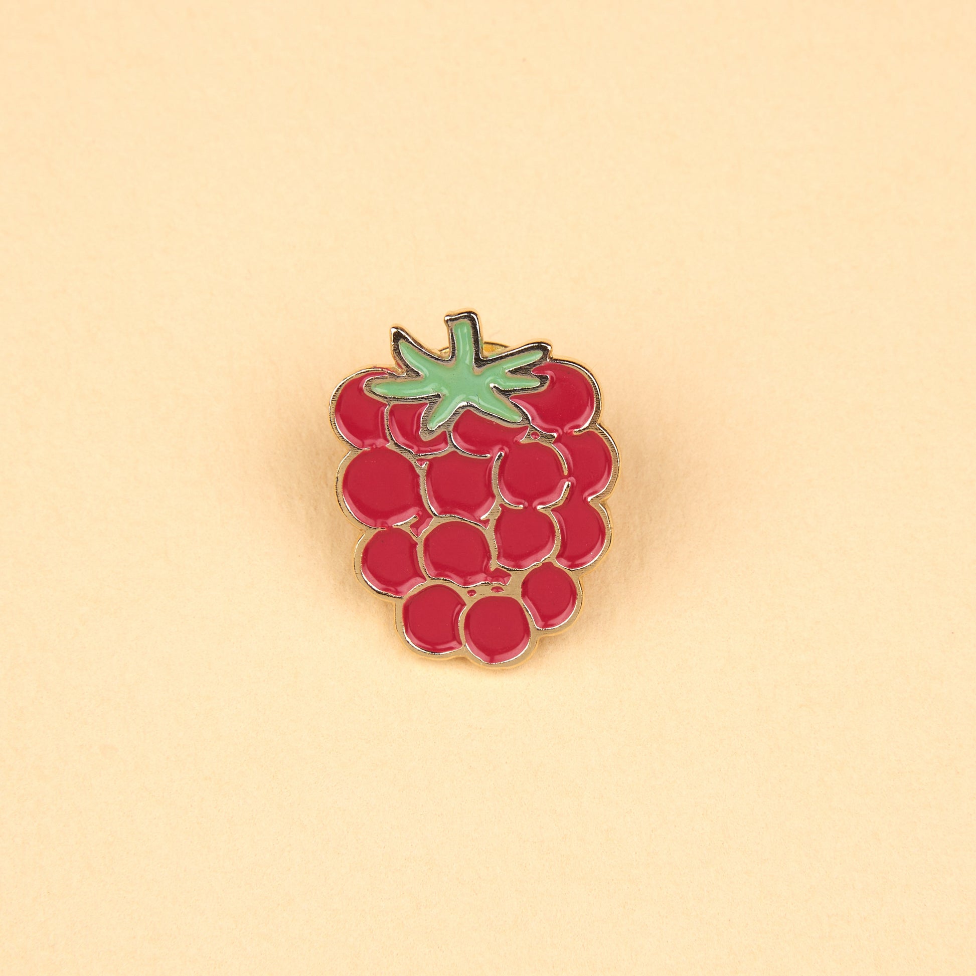 Pin's Framboise Coucou Suzette en émail