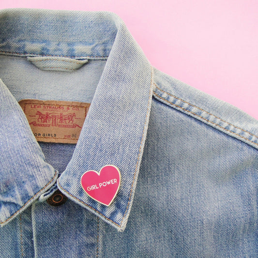 Pin's Girl Power - vue 2