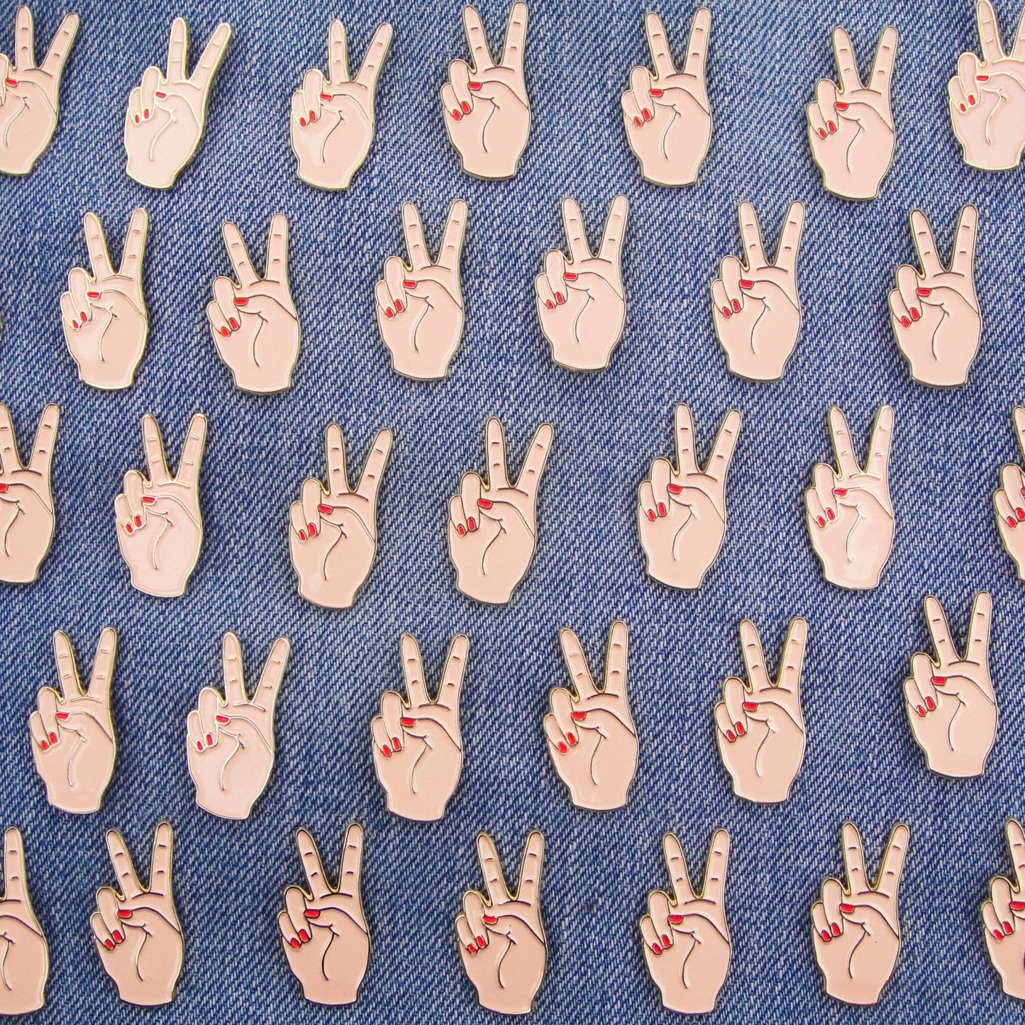 Pin's Peace blanc Coucou Suzette - vue 3