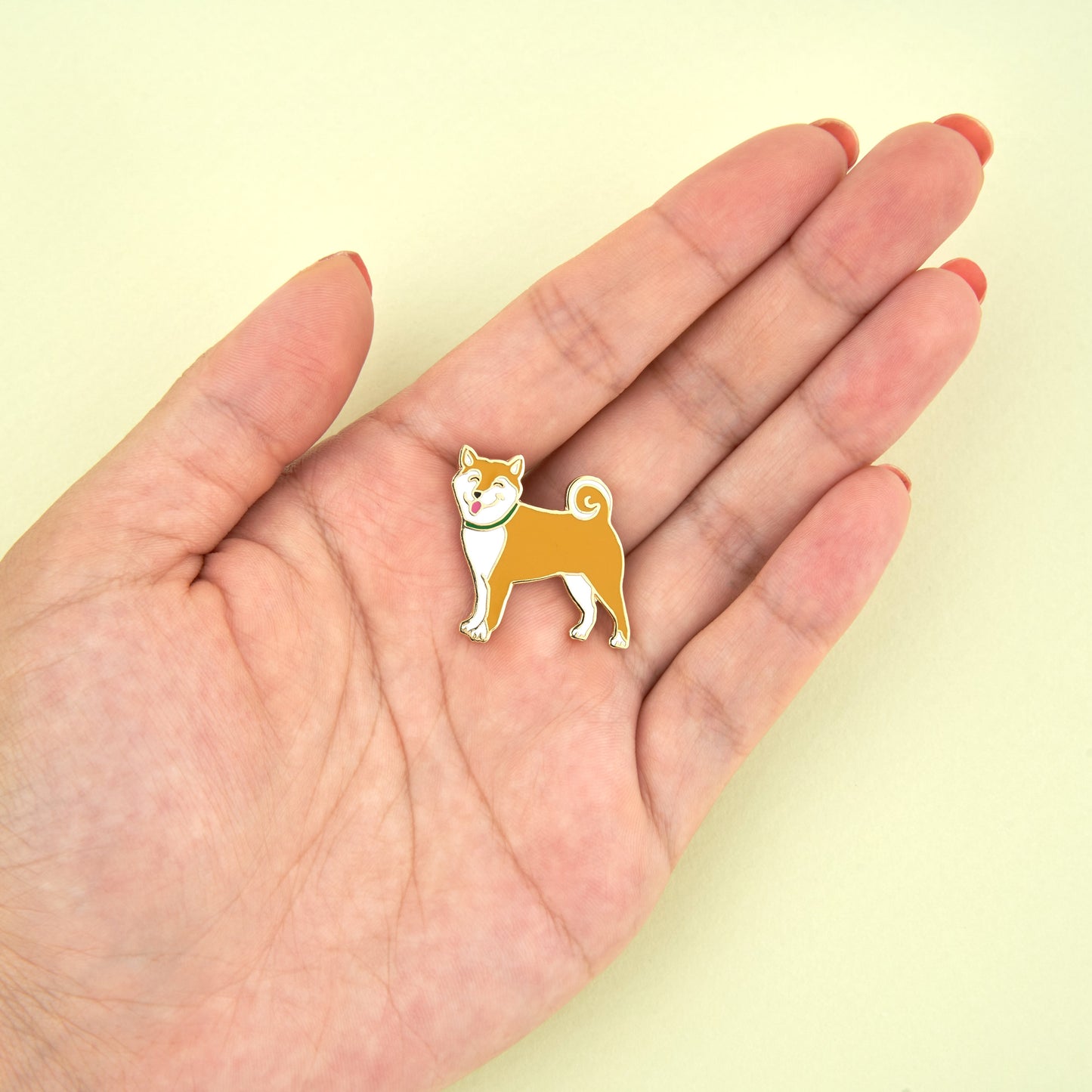 Pin's Shiba Coucou Suzette - vue 2