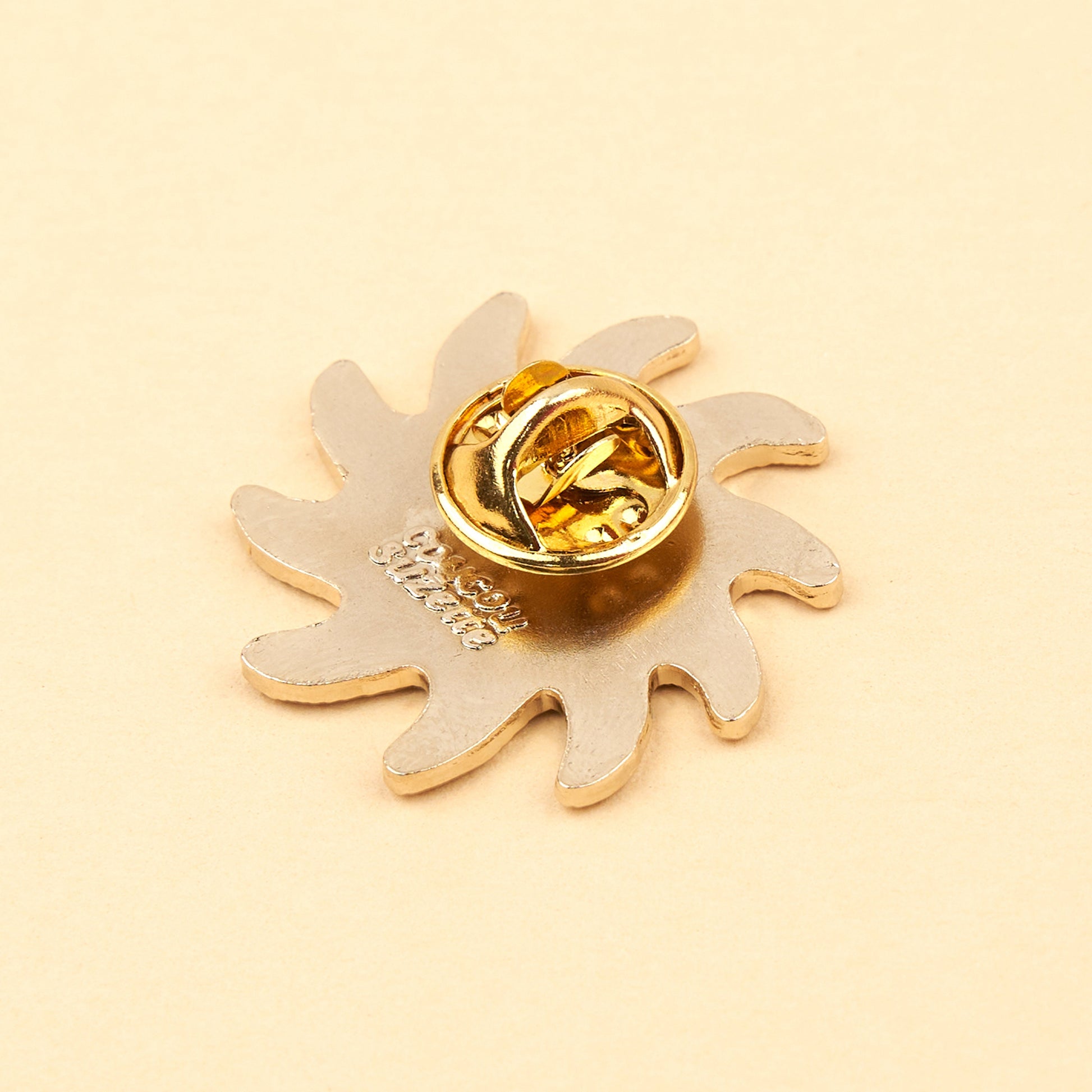 Pin's Soleil Coucou Suzette - vue 3