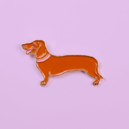 Pin's Teckel Coucou Suzette en émail