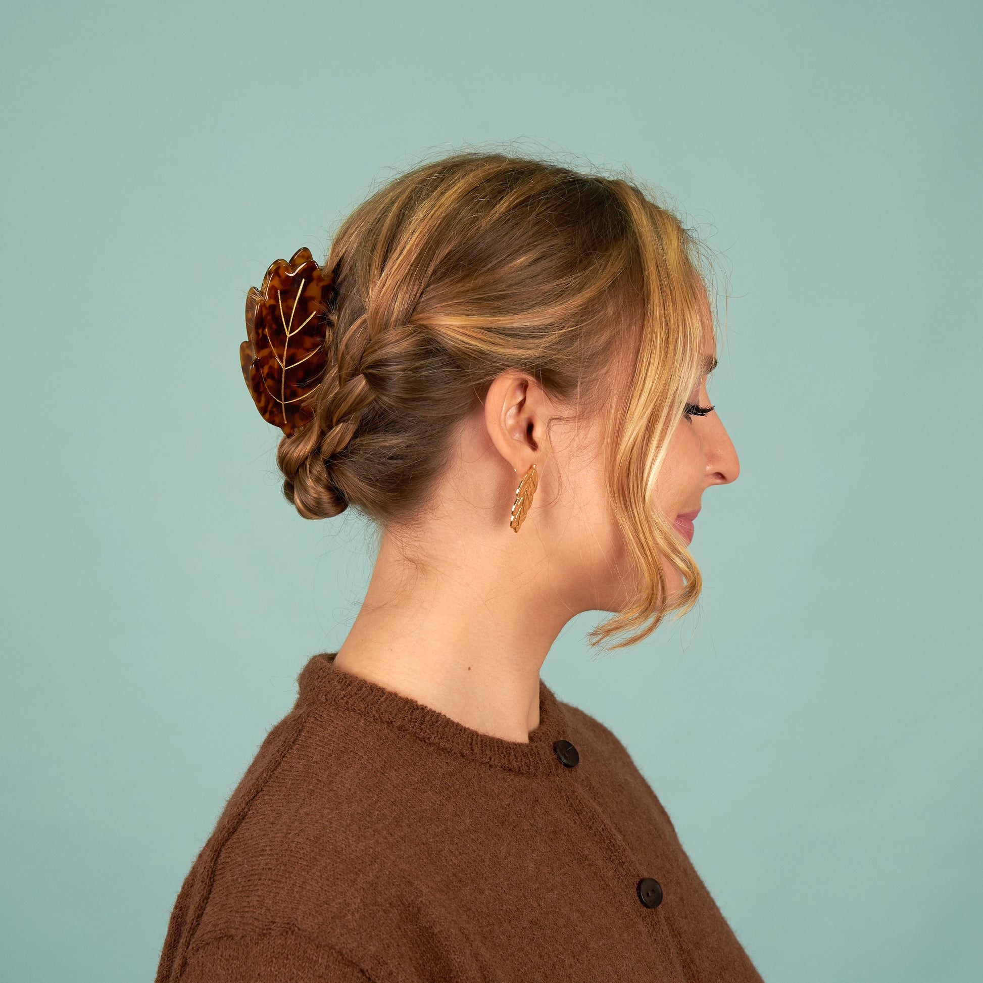 Pince à cheveux Feuille Coucou Suzette portée