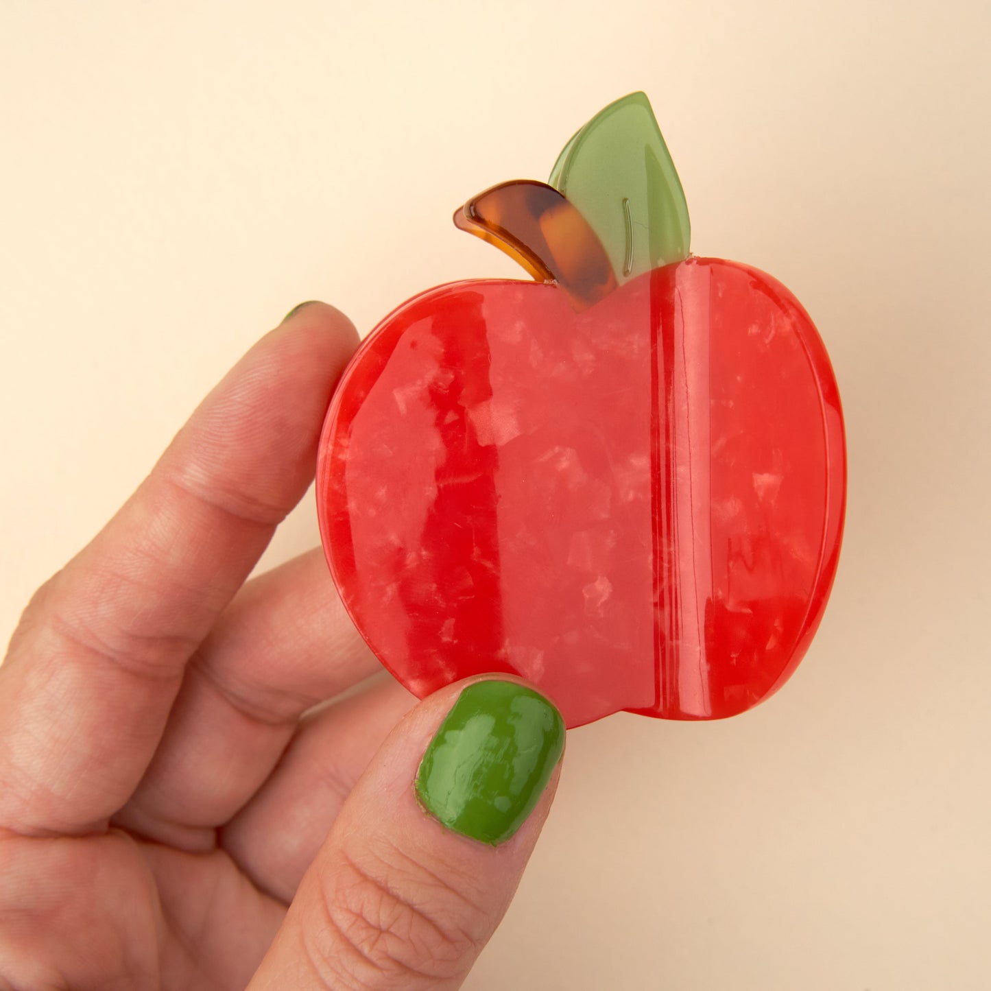 Pince à cheveux Pomme Coucou Suzette vue produit