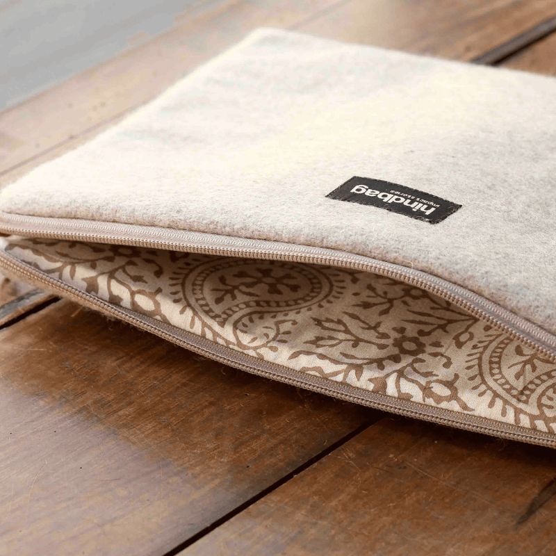 Housse ordinateur Ava 15 pouces Laine Beige Hindbag vue 2