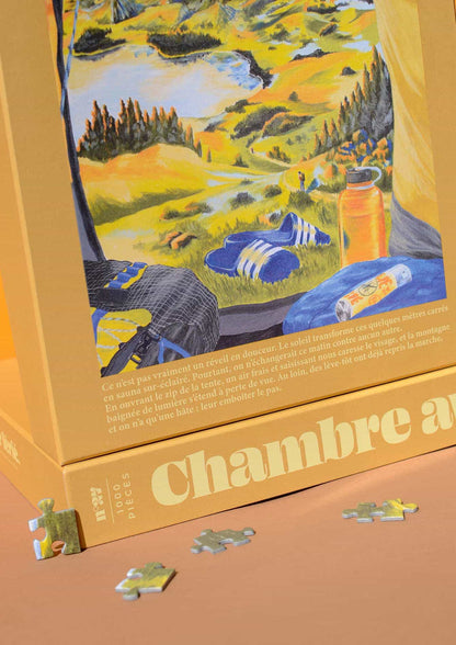 Détail du puzzle Chambre avec vue avec objets de randonnée et panorama