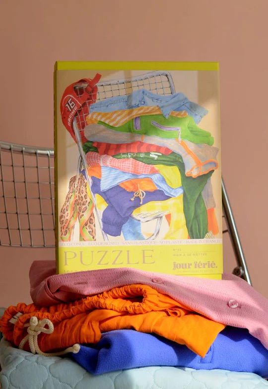 Puzzle Rien à se mettre Jour Férié avec boîte et vêtements colorés