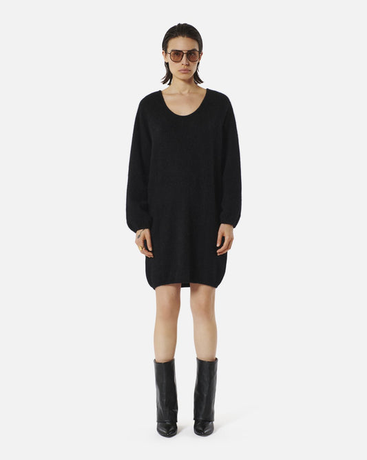Robe pull courte Lauper noire Karma Koma portée de face