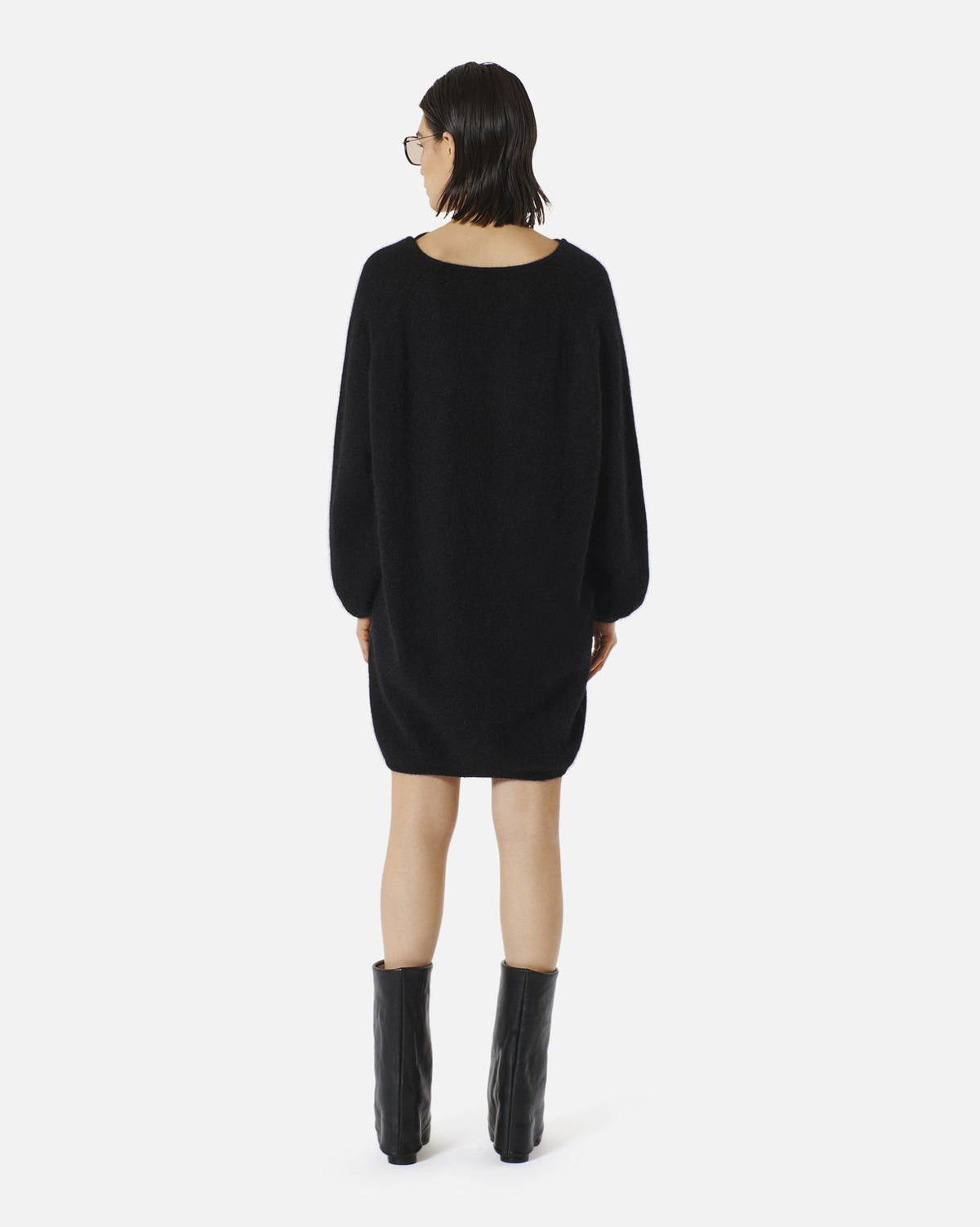 Robe pull courte Lauper noire Karma Koma portée de dos