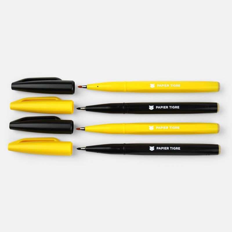Feutres Sign Pen jaune et noir Papier Tigre en composition