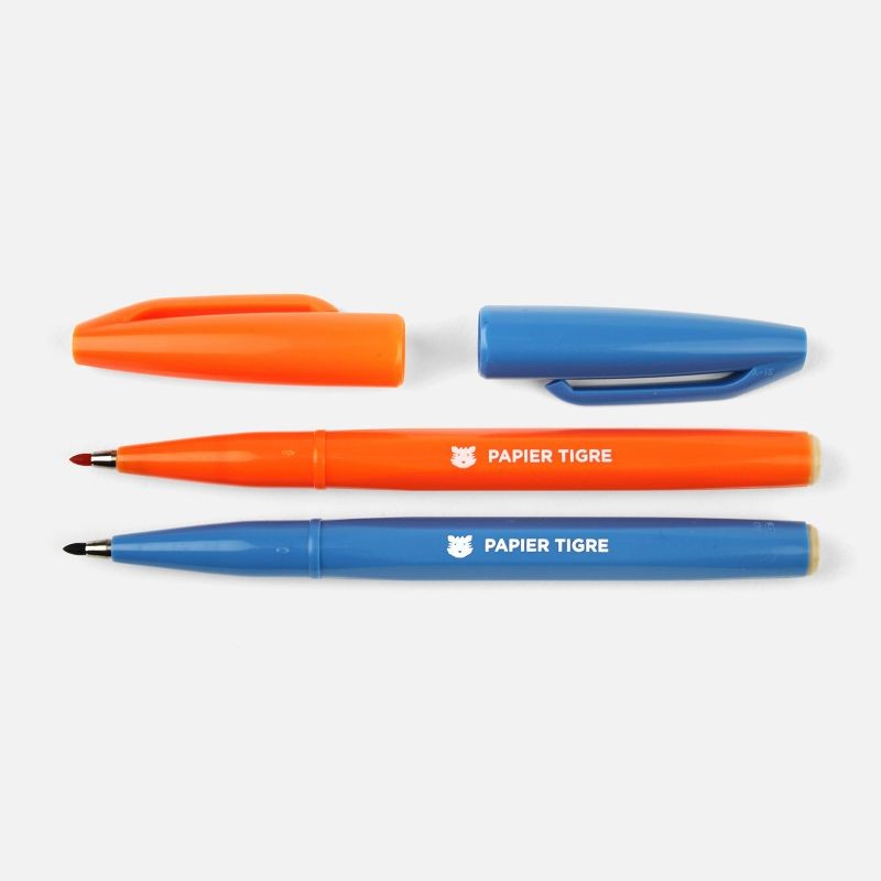 Feutres Sign Pen orange et bleu Papier Tigre en composition