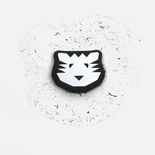 Gomme Tigre noire et blanche Papier Tigre vue de face