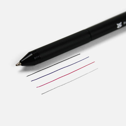Détail des encres noire, bleue, rouge et du porte-mine du Multipen Deep Space Papier Tigre