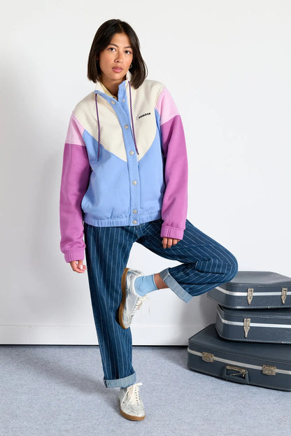 Veste Laura bleu colorblock Perpète portée de face