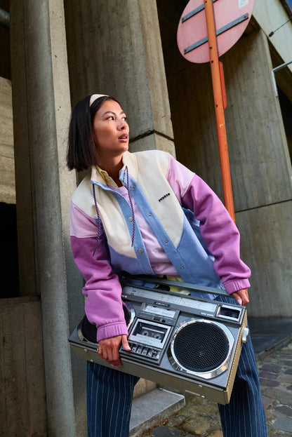 Veste Laura bleu colorblock Perpète en situation