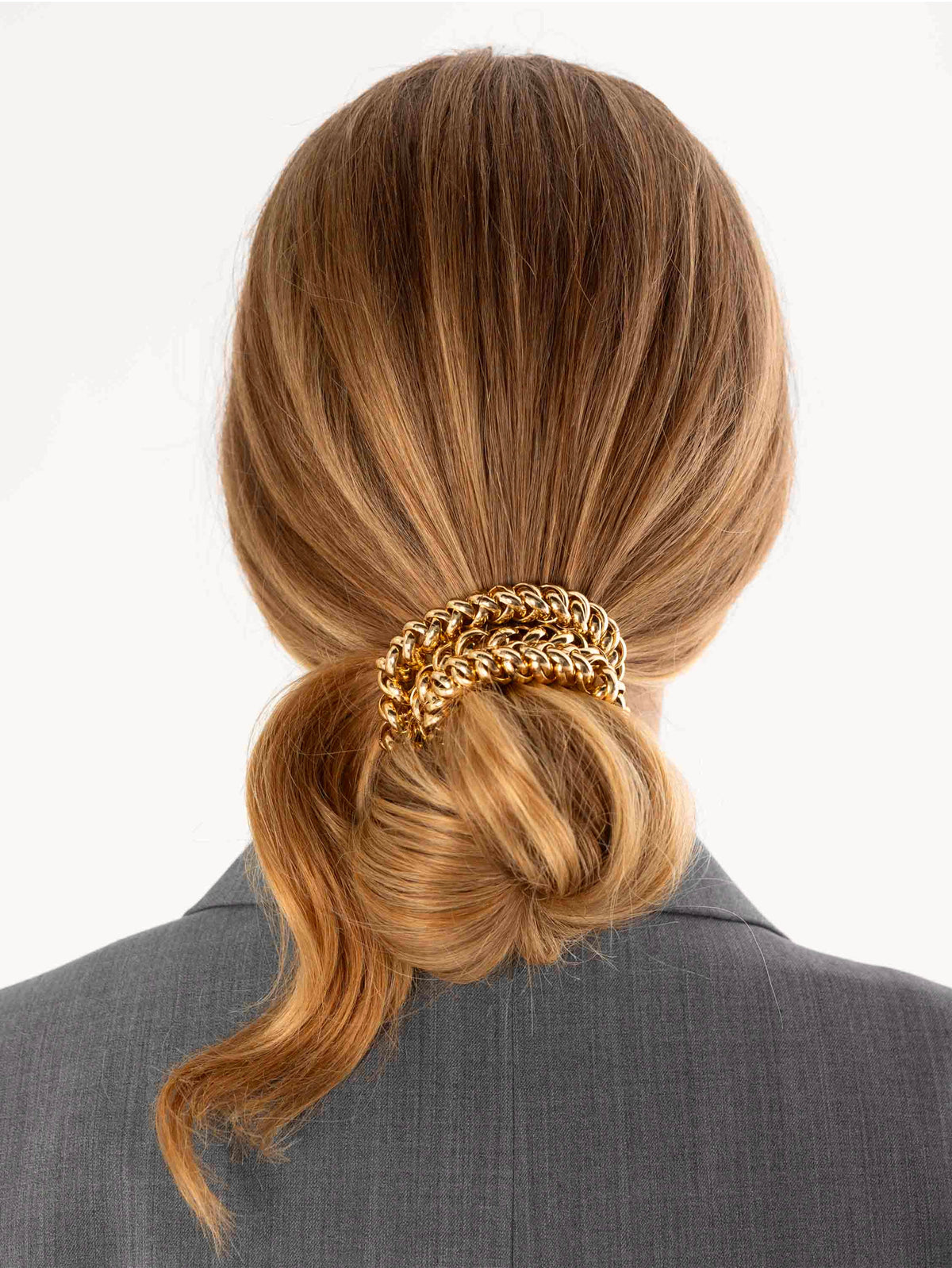 Bichous Chaîne doré porté dans les cheveux