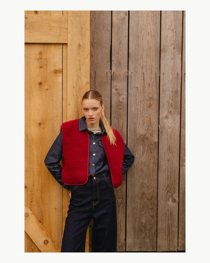 Gilet sans manches Camy rouge profond en mérinos Yoko – vue 2