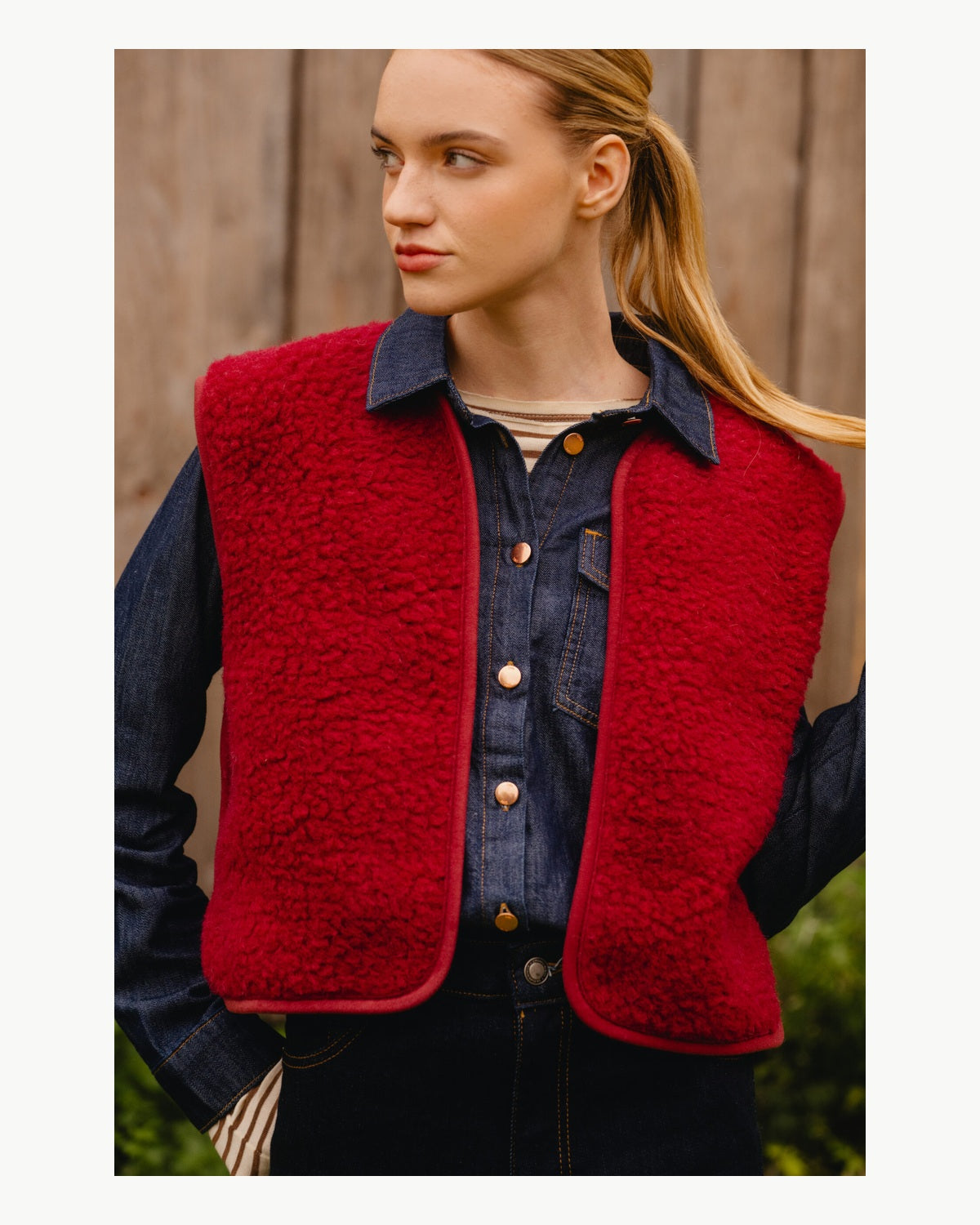 Gilet sans manches Camy rouge profond en mérinos Yoko – vue 4