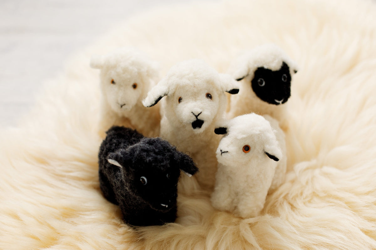 Peluches mouton Sheep Mini Yoko entièrement souples – plusieurs finitions